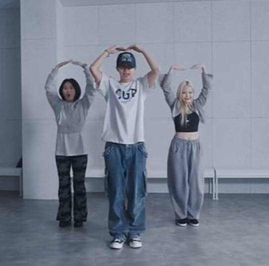 <임영웅, 신곡 '홈(HOME)' 댄스 챌린지 유튜브 캡처>